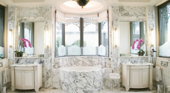 BATHROOM SUITE BELLE ÉTOILE - LE MEURICE - Paris - France